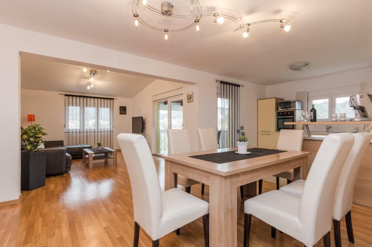 Apartment Natalie Sea View With 3 Bedrooms And Everything Is Air-Conditioned Sali Exterior photo