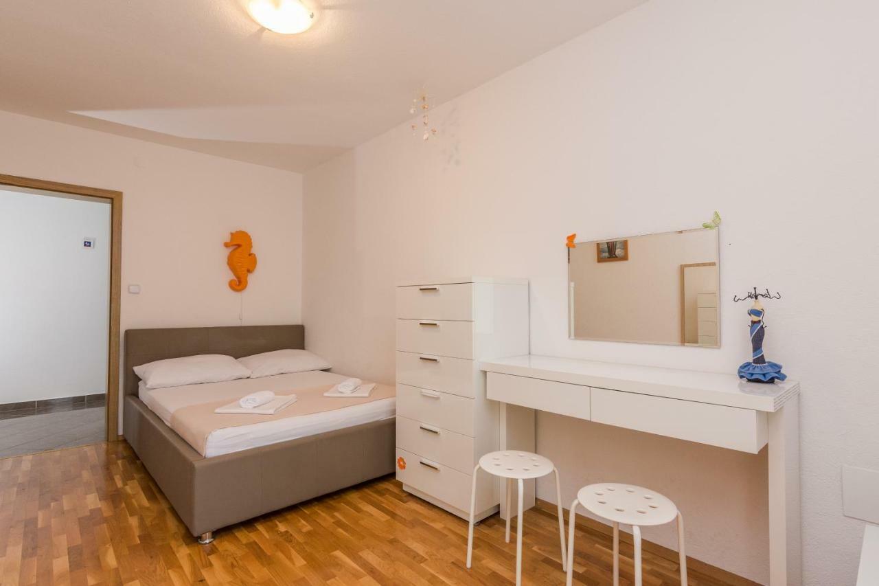 Apartment Natalie Sea View With 3 Bedrooms And Everything Is Air-Conditioned Sali Exterior photo