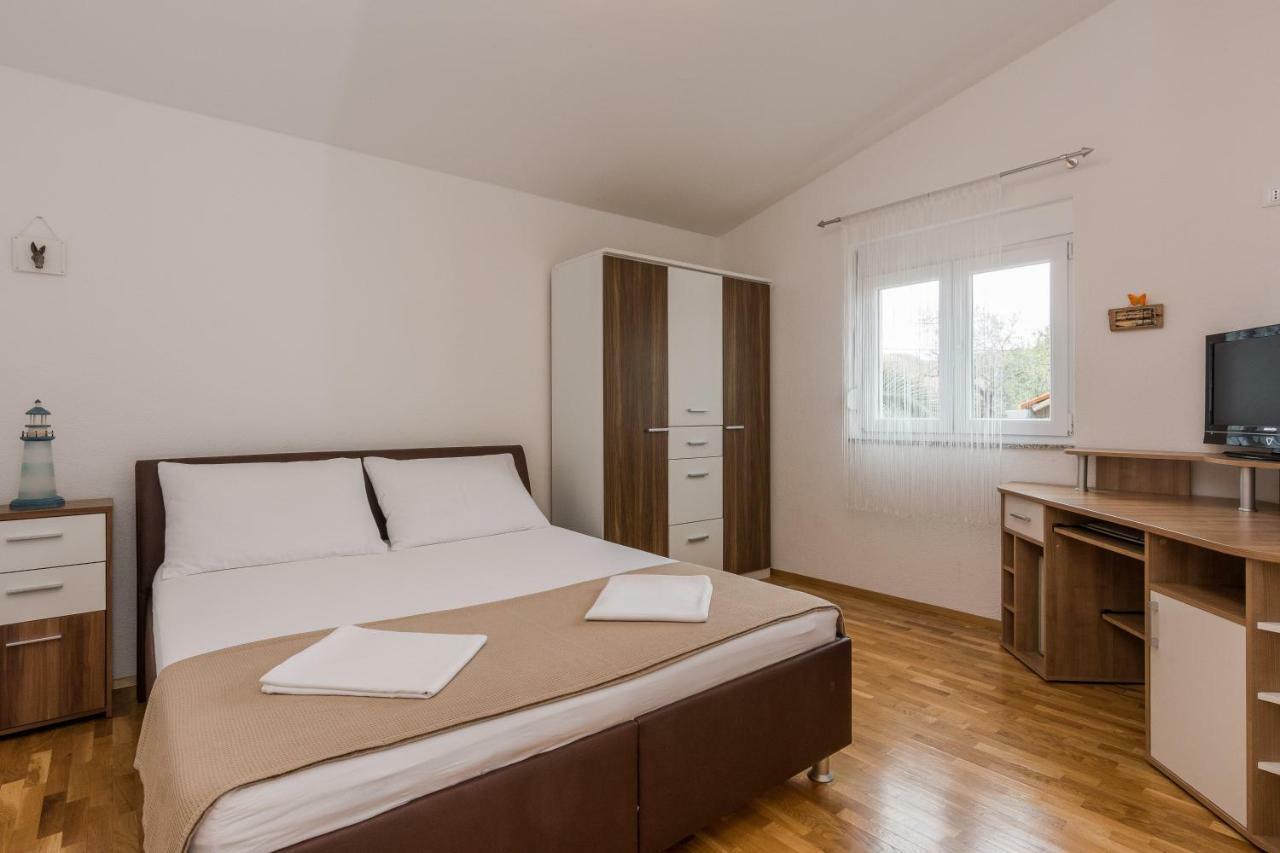 Apartment Natalie Sea View With 3 Bedrooms And Everything Is Air-Conditioned Sali Exterior photo
