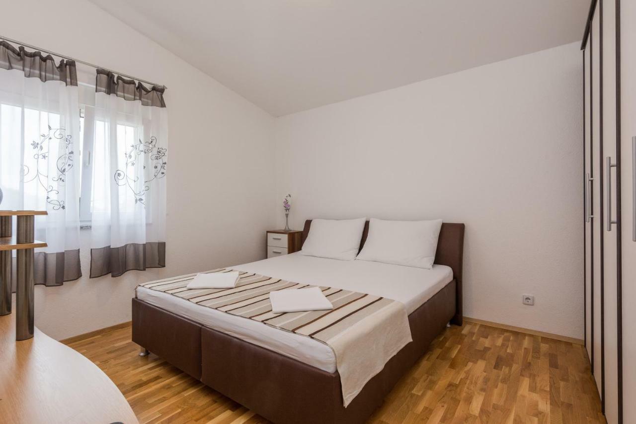 Apartment Natalie Sea View With 3 Bedrooms And Everything Is Air-Conditioned Sali Exterior photo