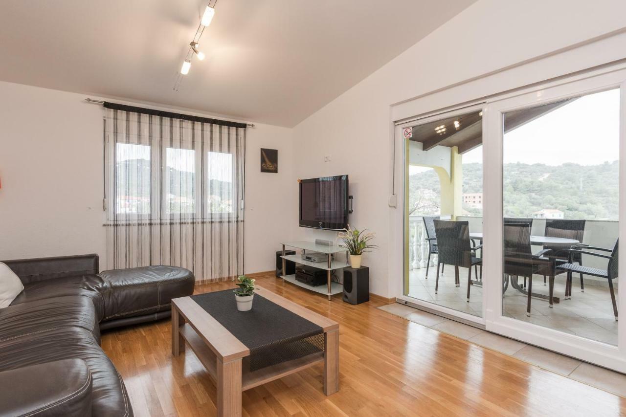 Apartment Natalie Sea View With 3 Bedrooms And Everything Is Air-Conditioned Sali Exterior photo