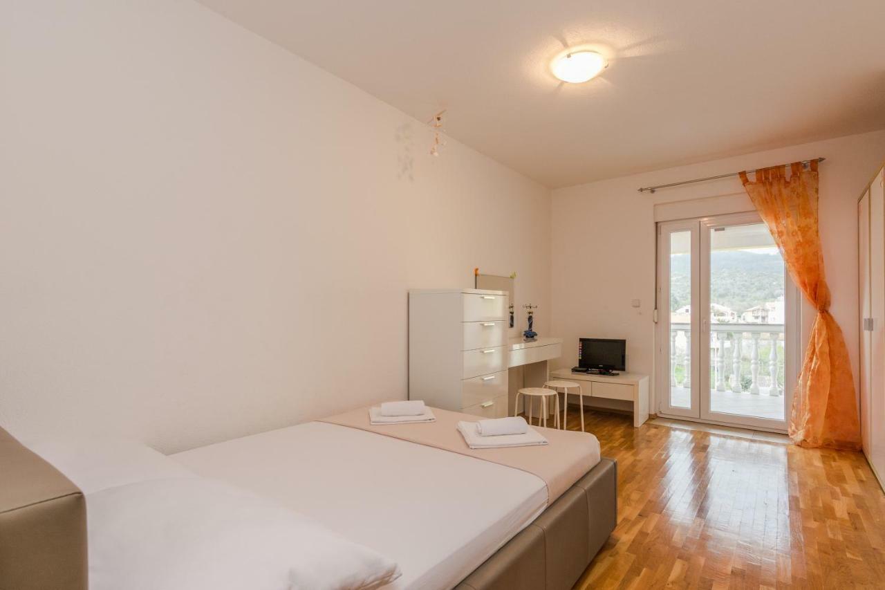 Apartment Natalie Sea View With 3 Bedrooms And Everything Is Air-Conditioned Sali Exterior photo