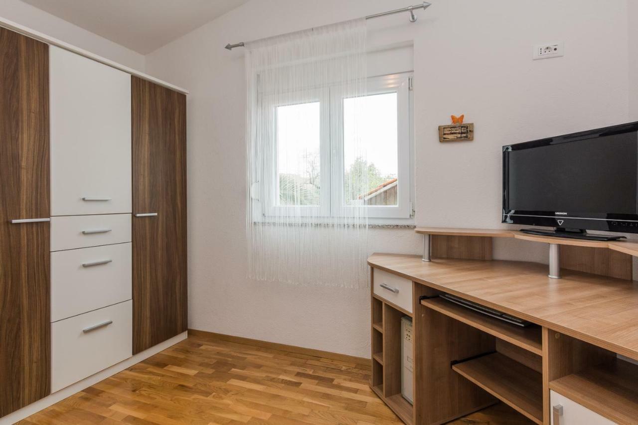 Apartment Natalie Sea View With 3 Bedrooms And Everything Is Air-Conditioned Sali Exterior photo