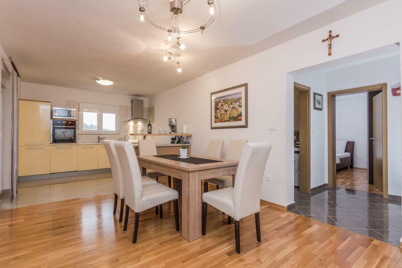 Apartment Natalie Sea View With 3 Bedrooms And Everything Is Air-Conditioned Sali Exterior photo