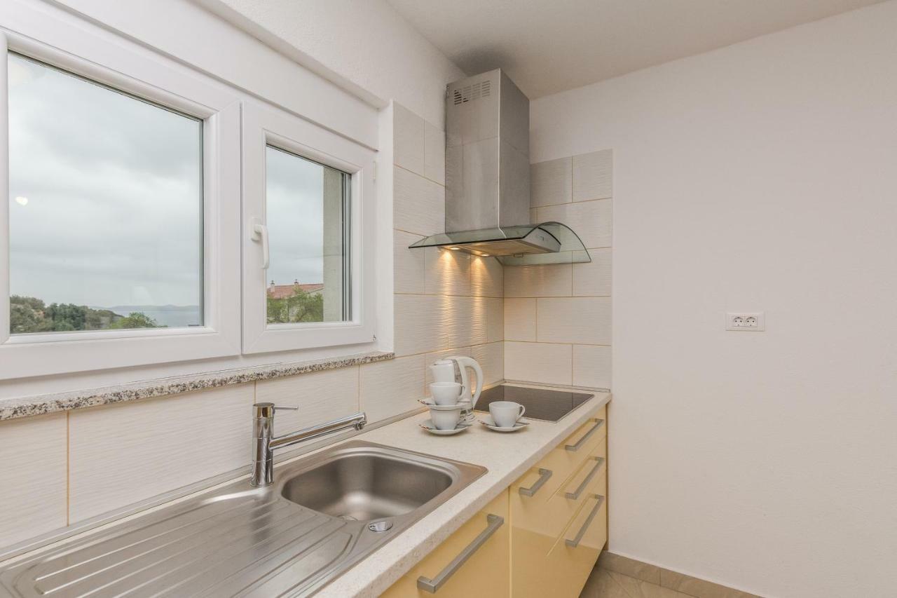 Apartment Natalie Sea View With 3 Bedrooms And Everything Is Air-Conditioned Sali Exterior photo